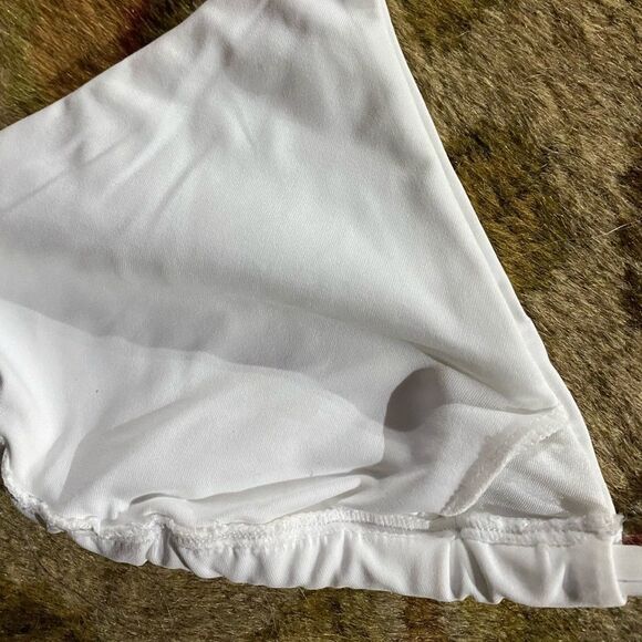 Beach Bunny Marrakesh Hailey Tri Bikini‎ Top White nwt - Picture 6 of 7